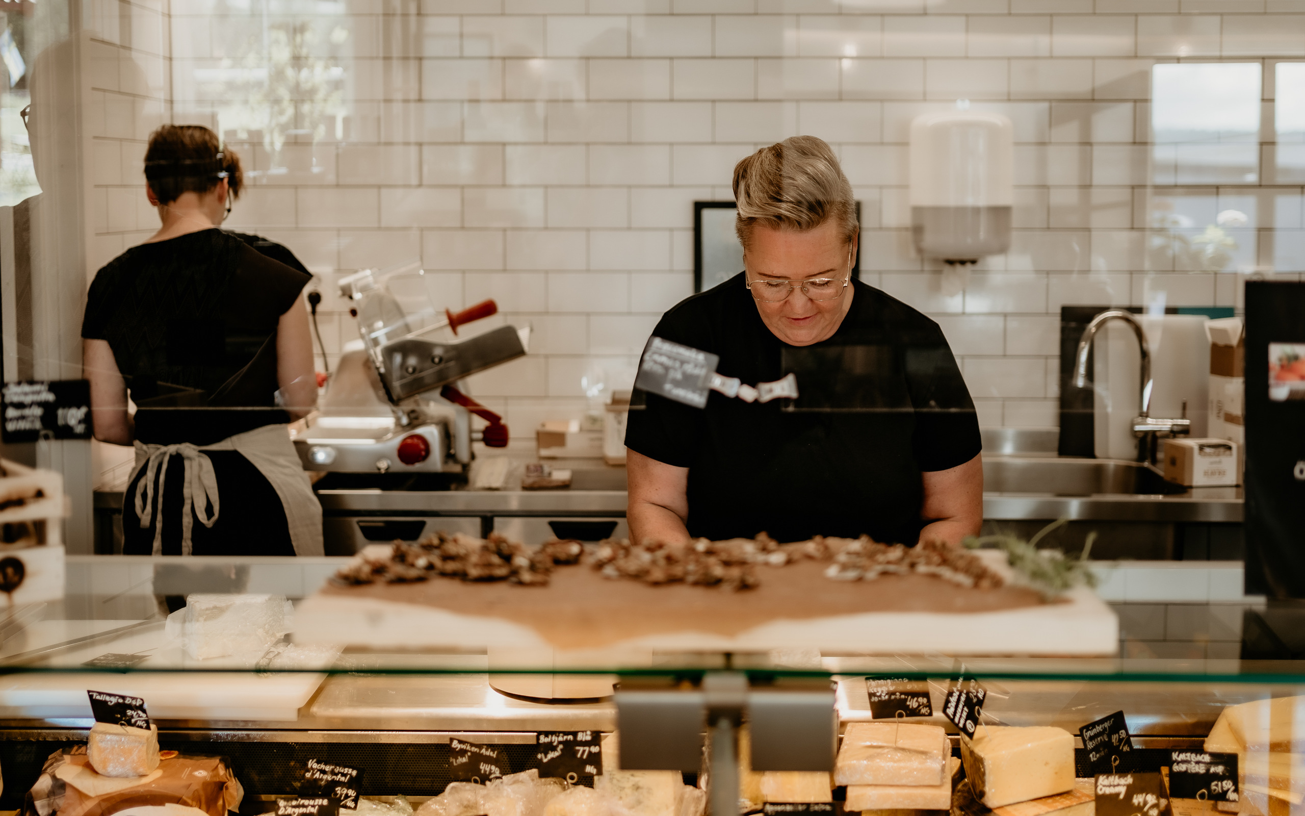 mjälloms tunnbröd deli