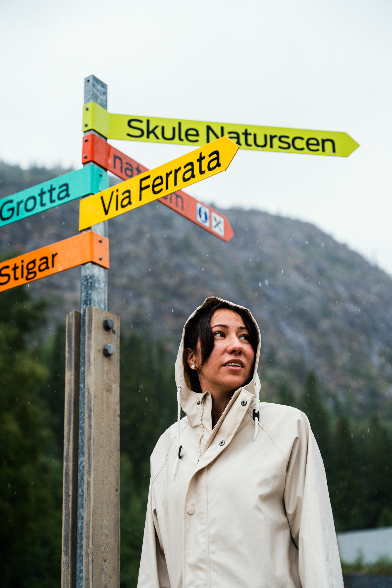 bild på kvinna vid skulebergets fot