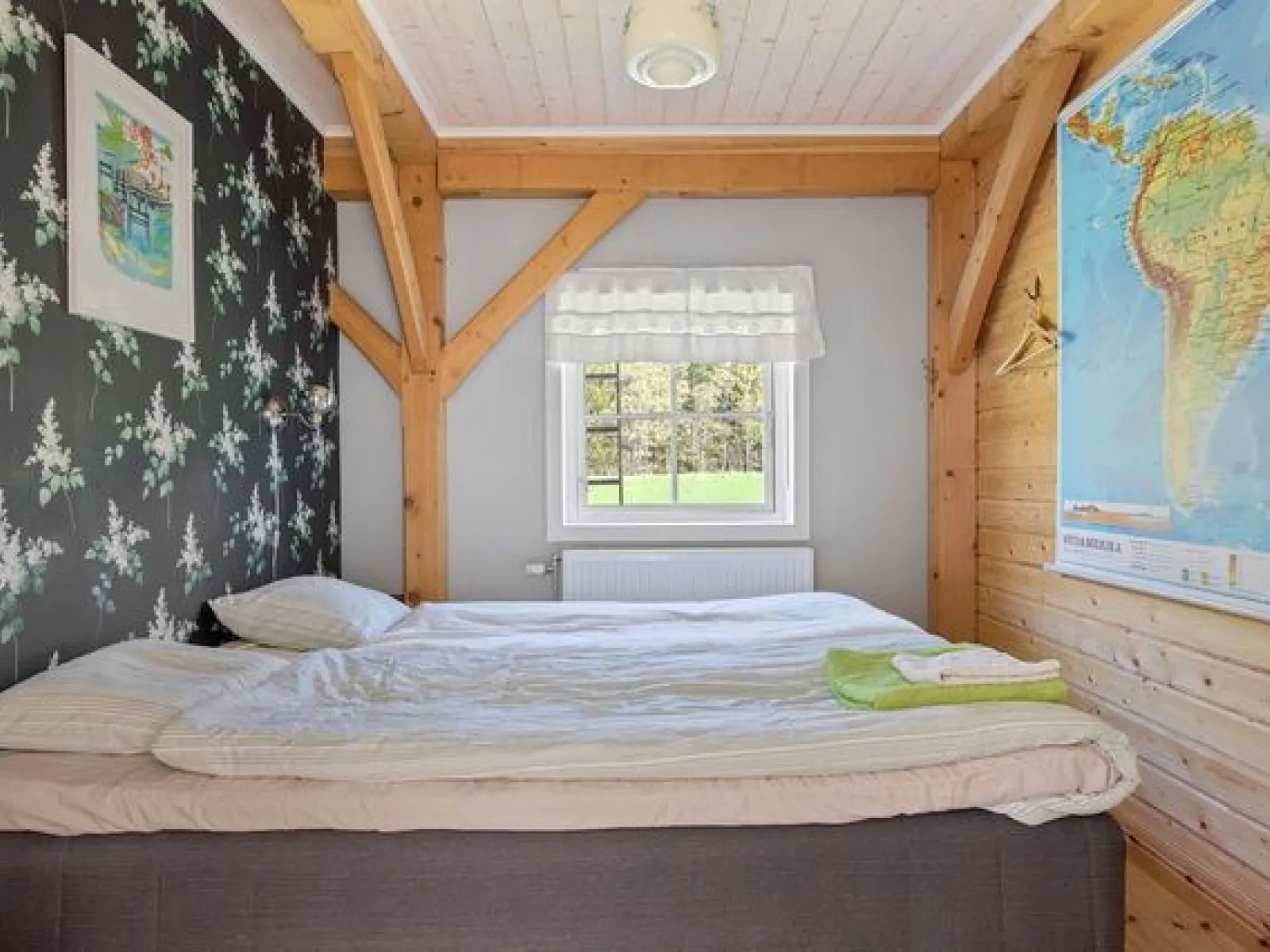Allsta Gård - Bed & Breakfast and Garden Café