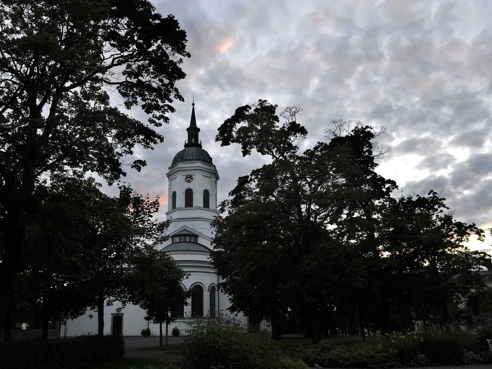 Härnösand city walk: local culture & charming alleys