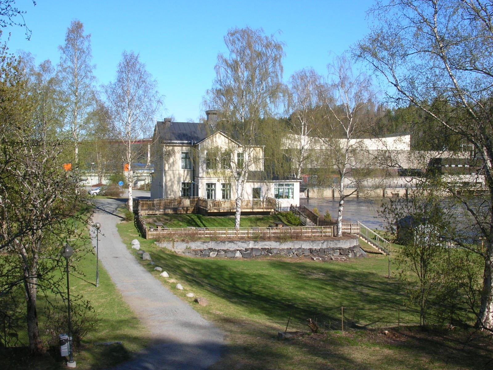 Strömsborg vandrarhem intill stadsparken i Sollefteå