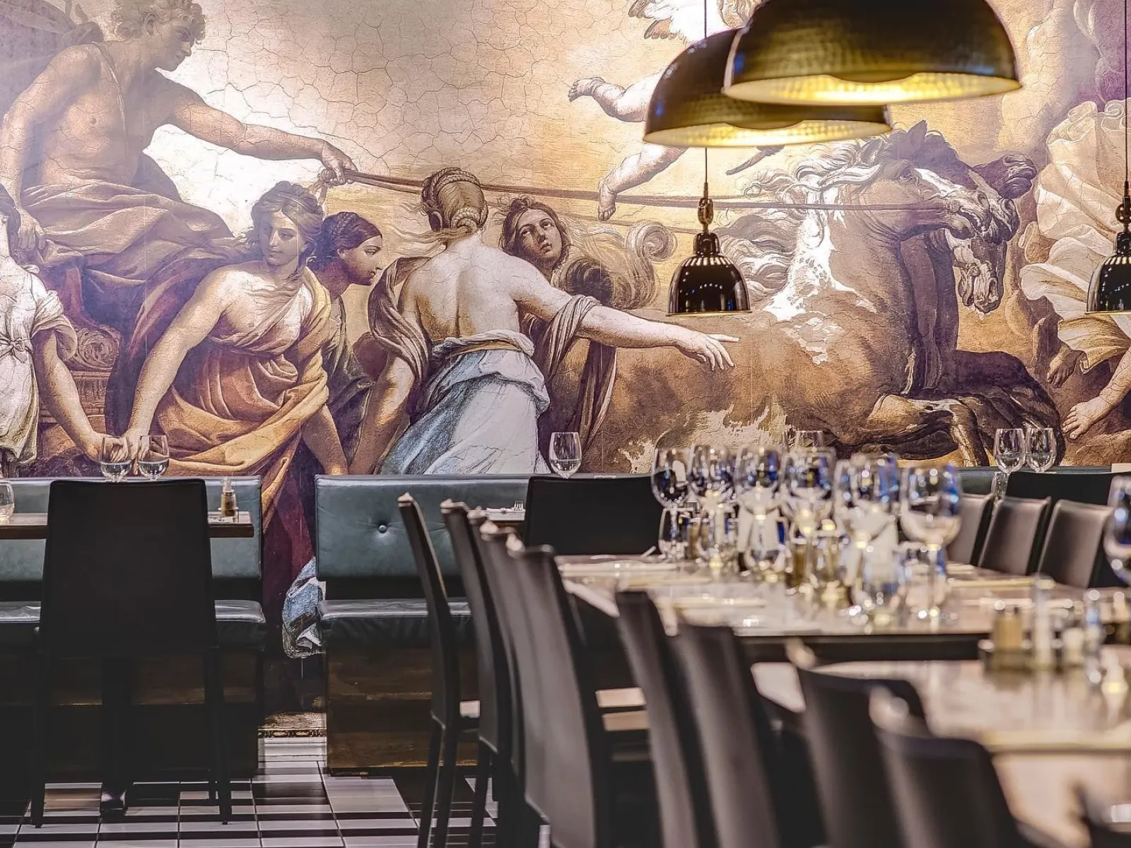 Public Pub & Restaurang
