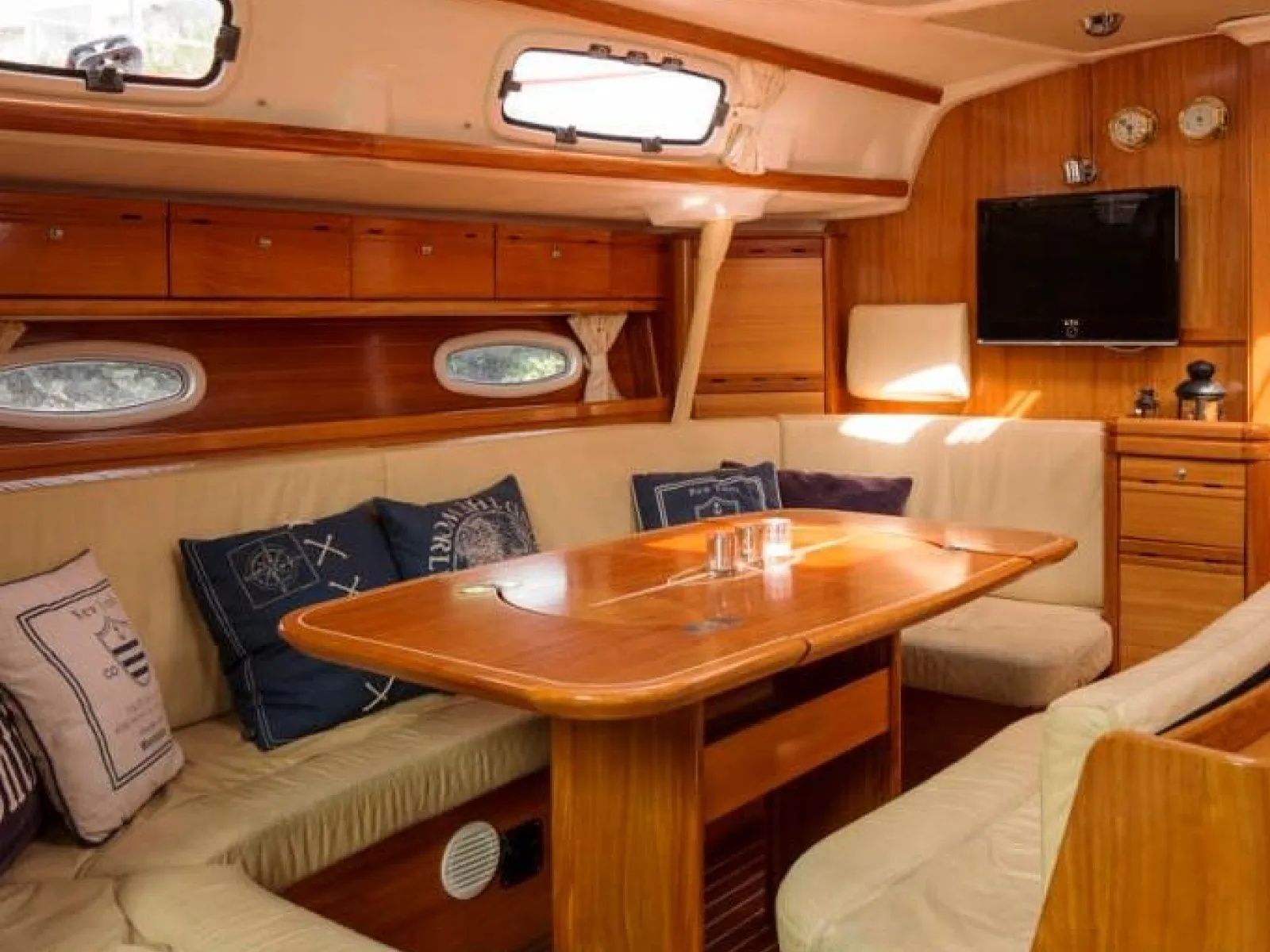 Rent a sailing boat in the High Coast this summer