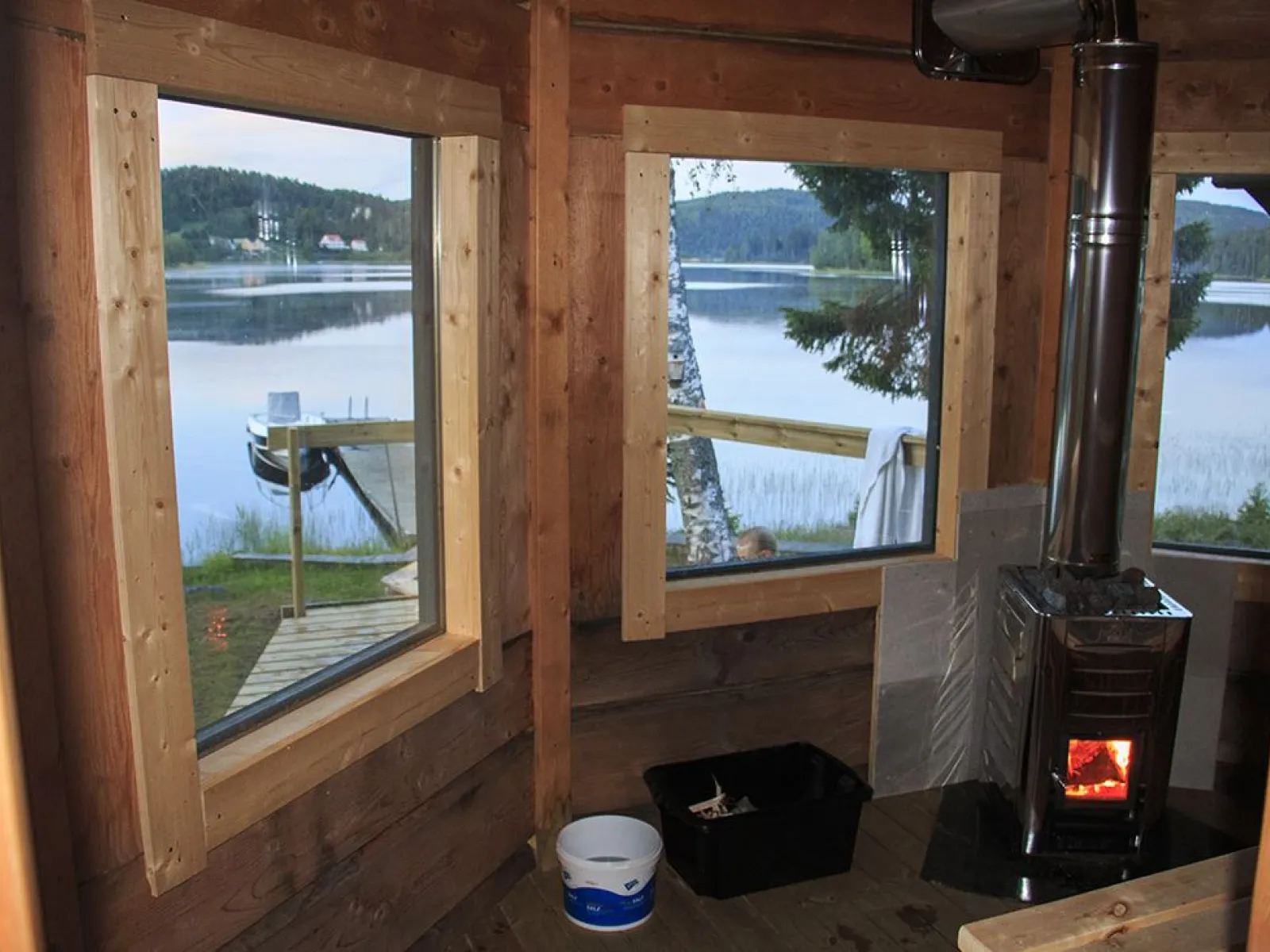 Outdoor hot tub and sauna at Lappudden - High Coast outdoor center
