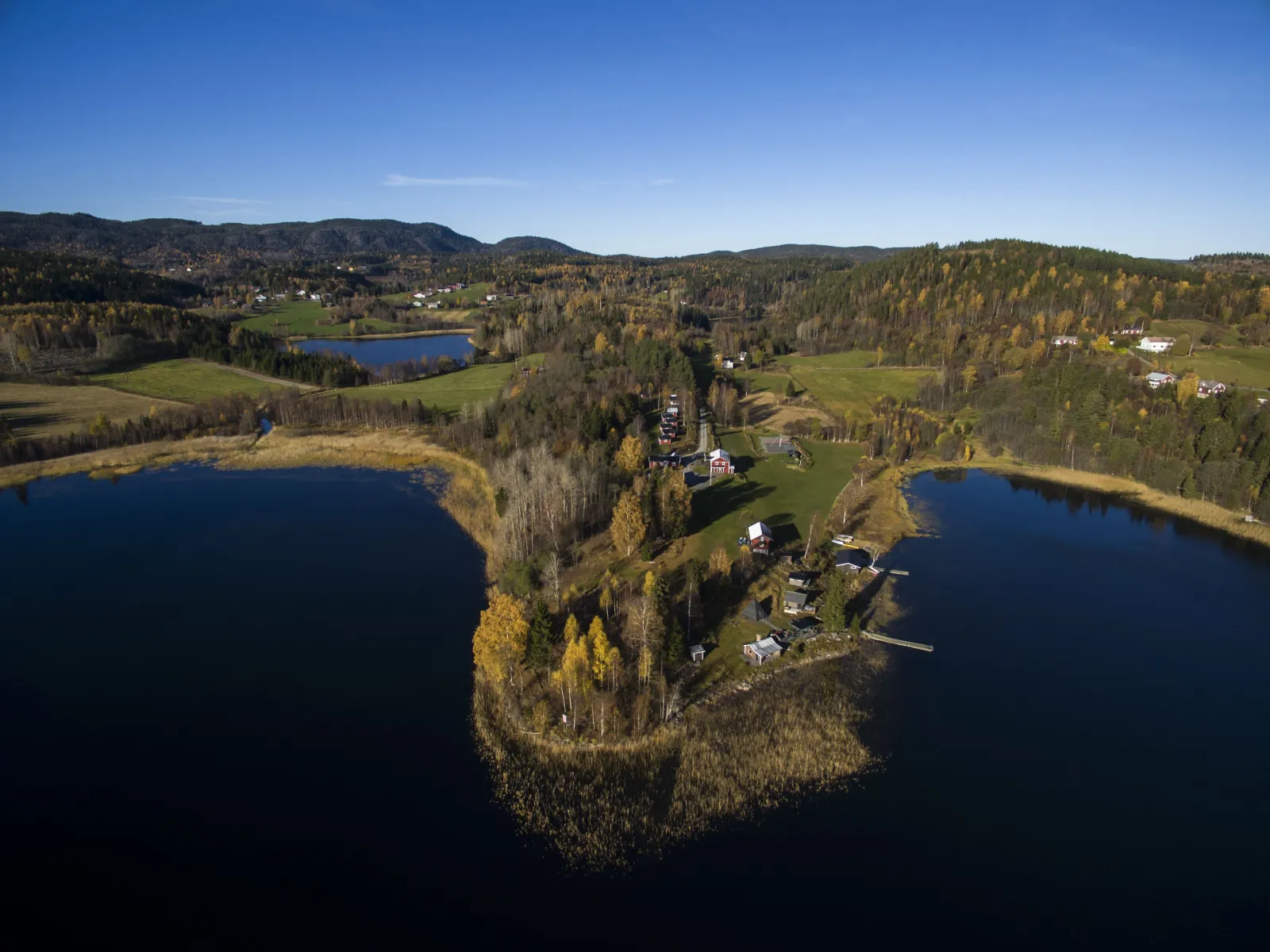 Outdoor hot tub and sauna at Lappudden - High Coast outdoor center