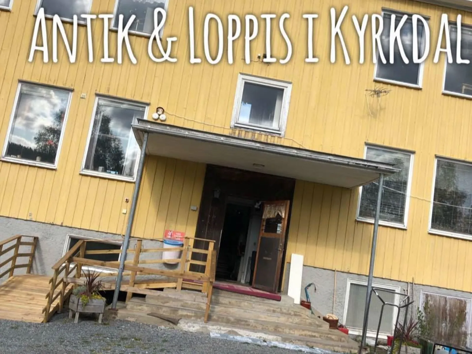 Antik och loppis i kyrkdal