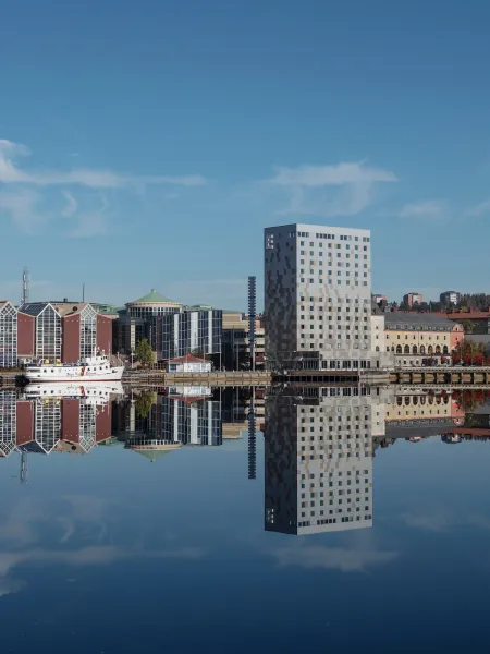 Örnsköldsviks Inre hamn med Elite Plaza